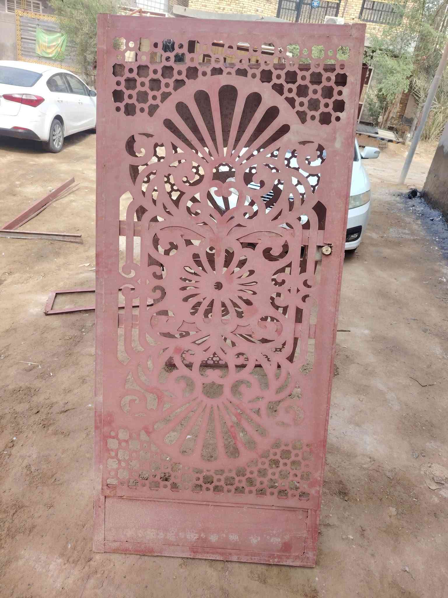 شبابيك ٢ • ابواب ٤ • شيلمانات ٦