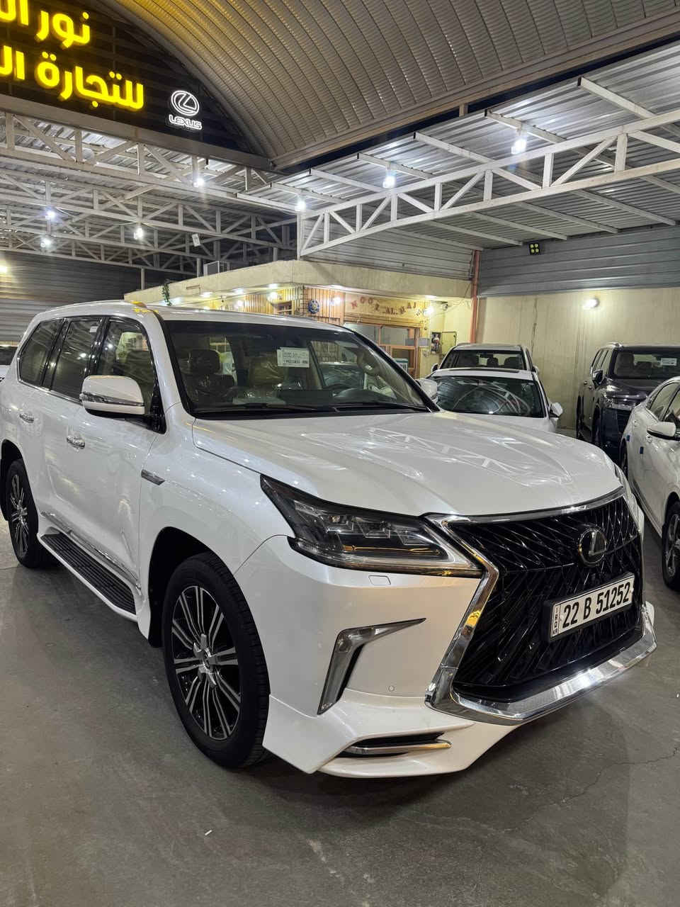 سلام عليكم 
لكزس LX5700  فول مواصفات 
موديل 2019
سيارة بدون نكراش سيارة استعمال اربيل 
رقم اربيل بسمي هزة وفحص جديد 
بصمات اثنين مع كارت 
مواصفات لكزس معروفة فول فول للاخير  سيارة داخل بيجي 
 *********** موجود بي واتس اب
*********** النجف, العراق
