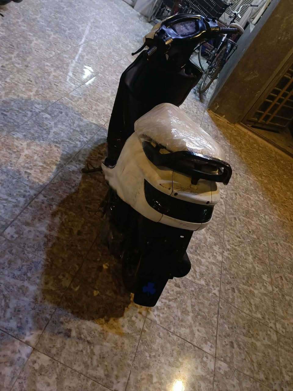 سلام عليكم دراجه فراشه للبيع سعر200وبيها مجال وهاذه رقمي***********

