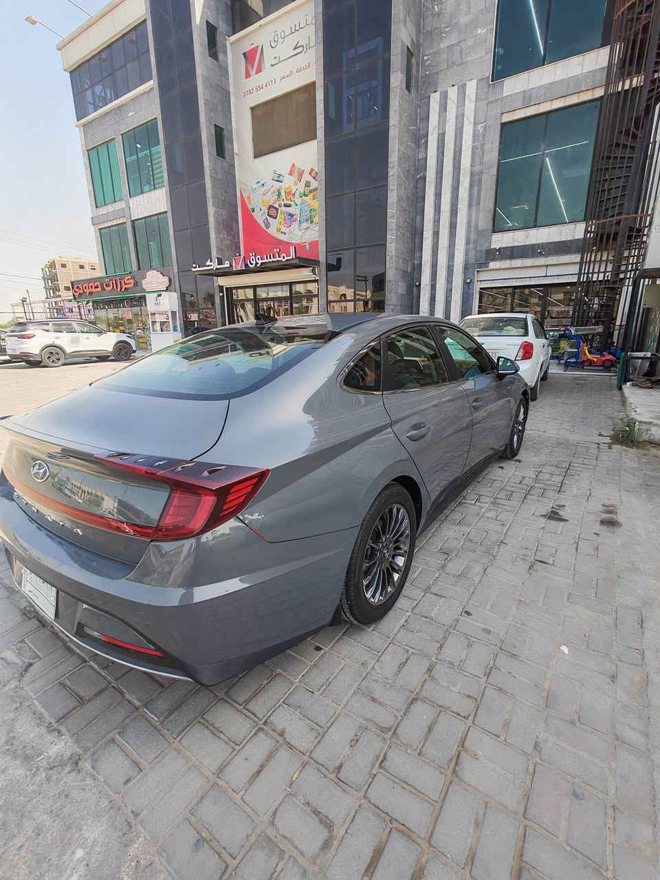 سلام عليكم   سوناتا  وارد أمريكي  موديل 2021    محرك 2500    لون سمنتي   مميز  سياره. رقم بغداد بسمي  شرط تحويل   موصفاتها معروفه  ويل كب  شاشه تحكم استيرن       ستفسار عله رقم ***********  مكاني ديالى بعقوبه   سعر 140  وبيها مجال الشراي
