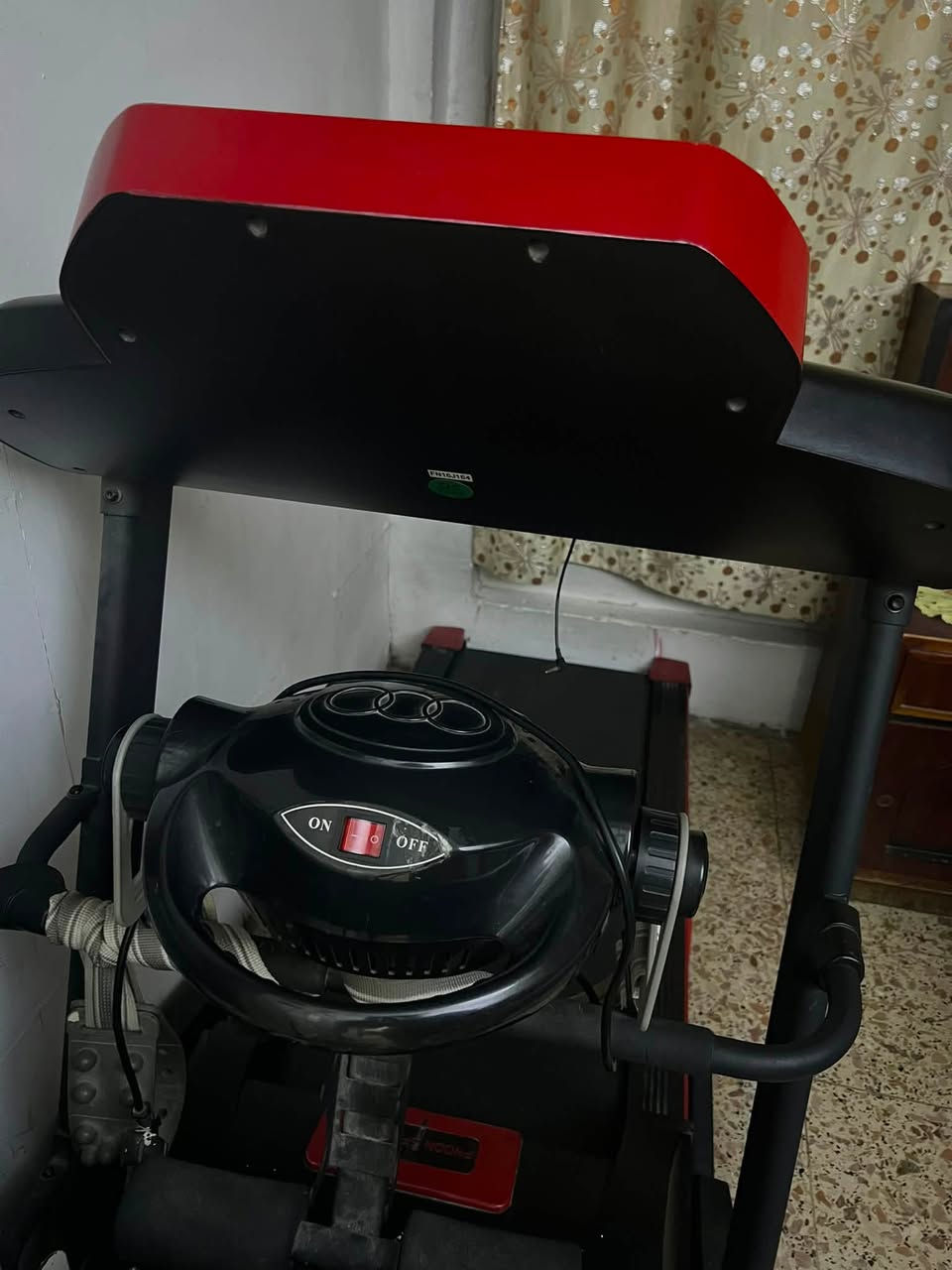 جهاز رياضة للبيع شغال بي شاشة تربط عليه wi-fi
يتحمل وزن ١٥٠ كيلو السعر ٢٥٠ وبي مجال للأستفسار التواصل مع الرقم ***********
