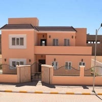 مجمع السلام • ٢٠٠م • أكثر من ٣ غرف