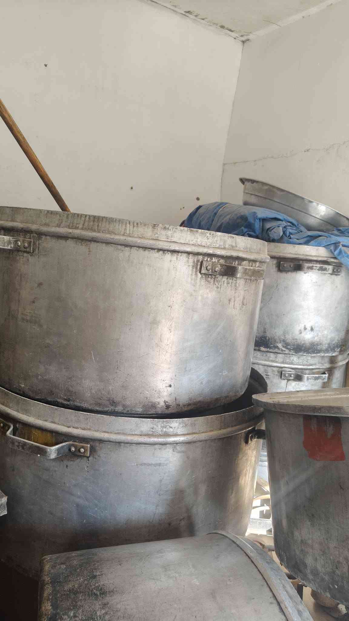 معرض كامل • معدات مطبخ • بيع مستعجل