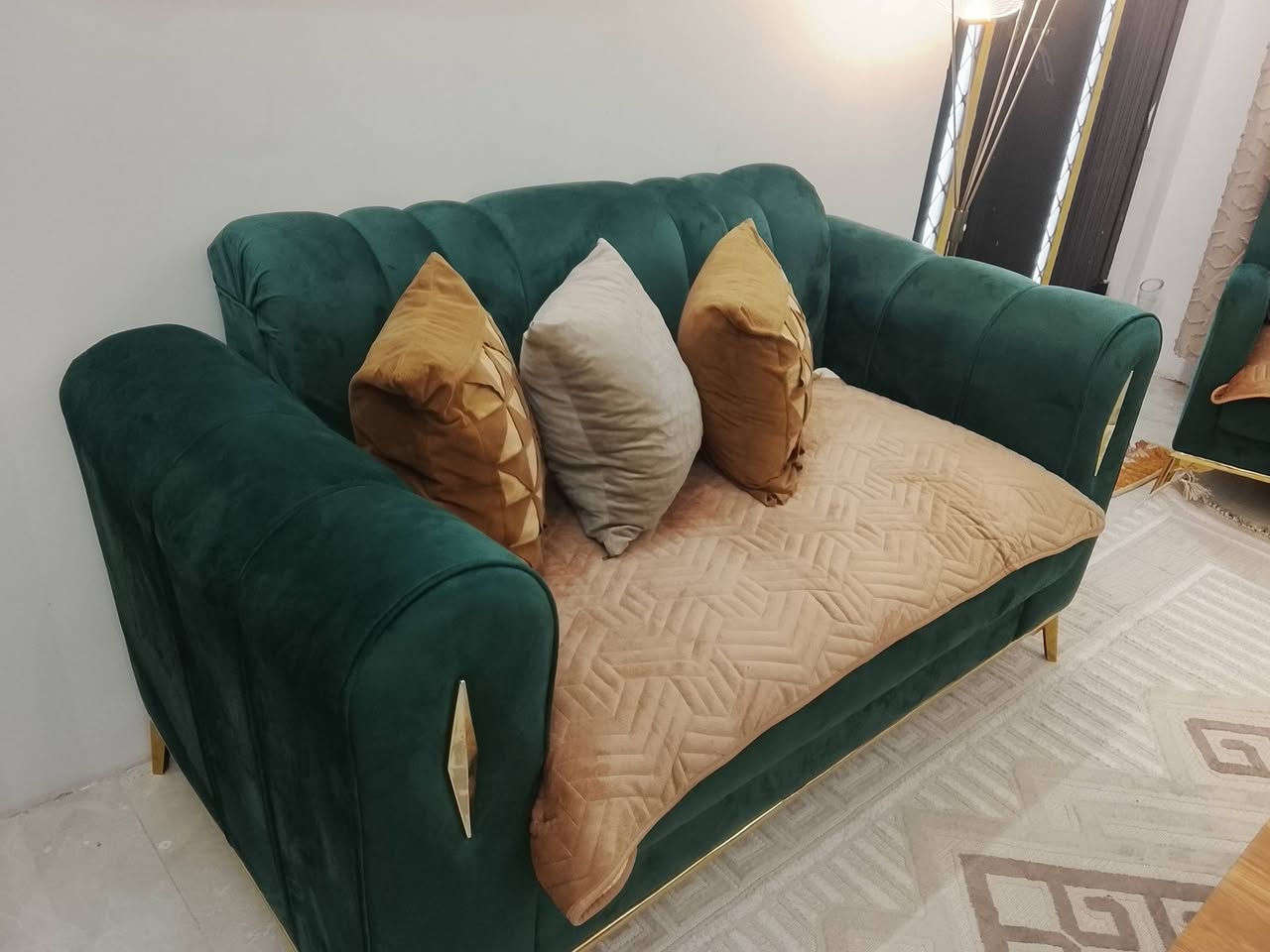 السلام عليكم تخم 7مقاعد للبيع  جديد جدآ صارله 8اشهر من اخذته 450 بي مجال  مكانه دوره *********** واتساب فقط
