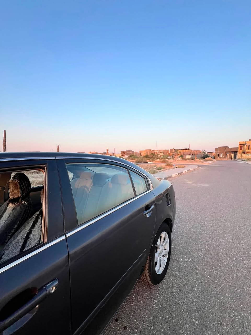 السلام عليكم
سيارة كيه اوبتيما للبيع 2007 وارد امريكي 
مكينة جديده حداده جديده تايرات نضيفات 
باور ومشط جديد 
تبريد شغال فقط الكمبريسر عطل 
السيارة مصبوغه عام من دون معجون 

السعر 70 وبيها مجال 
العنوان البصره قضاء المدينه 
رقم ***********
