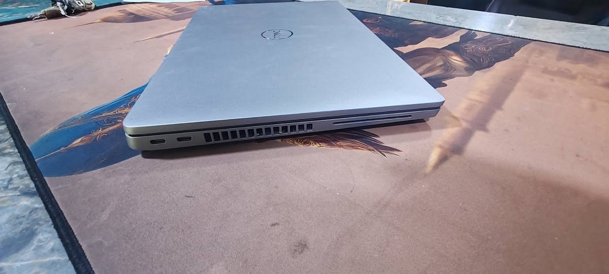 للبيع حاسبة dell مستخدم نظيف شاشة لمس
Ci5 11th G7
RAM:8
M.2 256
14 FULL HD TOUCH (لمس شاشة)
كيبورد ضوئي
السعر 500 الف
الموقع ديالى_بعقوبة_خلف مدرسة الجواهري
يتوفر توصيل لكافة محافظات العراق
مع ضمان حقيقي 10 ايام للجهاز
للتواصل: ***********
