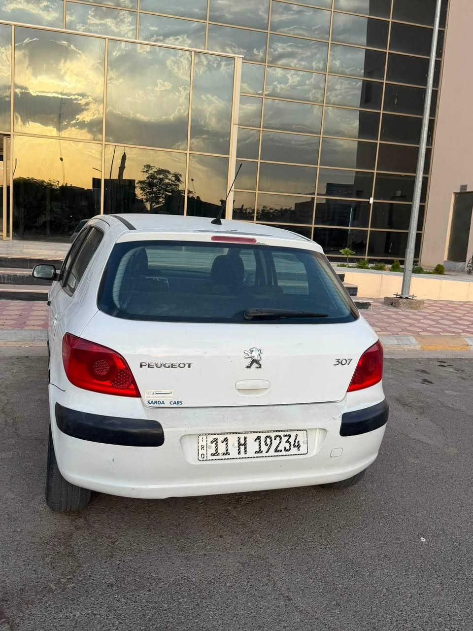 بيجو ٣٠٧ فرنسي ٢٠٠٦
بابين وجاملغ صبغ 
مكينه كير تبريد صدر كله مكفول 
سياره جاهزة تبريد ثلاجة 
سعر ٤٩$ 
رقمً انكليزي جديد باسمي هزه جديده 
مكاني بغداد عامرية 
***********
