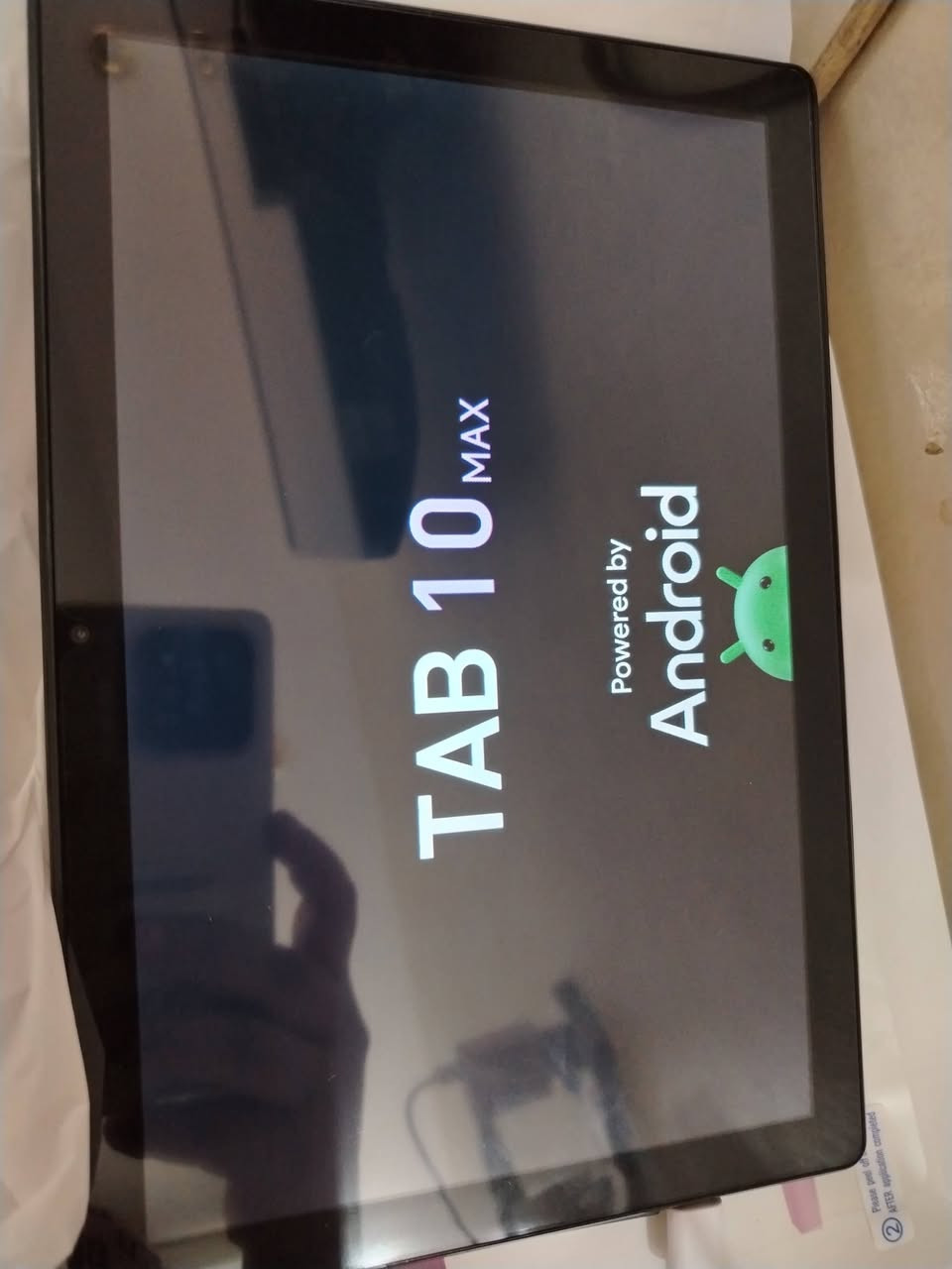 ⸻
📱 تابلت جديد للبيع
الشاشة: بحجم 10.36 إنش بدقة (2000 × 1200) لتقديم صور واضحة وحيوية.الأداء: معالج ثماني النواة مع ذاكرة عشوائية (RAM) تصل إلى 4GB - 6GB.التخزين: سعة تخزين داخلية 64GB  
.البطارية: ضخمة بسعة 8000 ميللي أمبير تدعم الشحن السريع.الكاميرا: كاميرا خلفية بدقة 13MP وأمامية بدقة 8MP.
الحالة: جديد بالكارتونة ✅
الاستخدام: دراسه او للاطفال
النوع Tab 10 max 
شاشة كبيرة وكاميرا واضحة 👌
بطارية قوية وأداء ممتاز 🎮📺
يجي ويا شاحن وعلبته الأصلية 📦
💰 السعر: 125وبي مجال 
بغداد حي العامل الاتصال ***********
