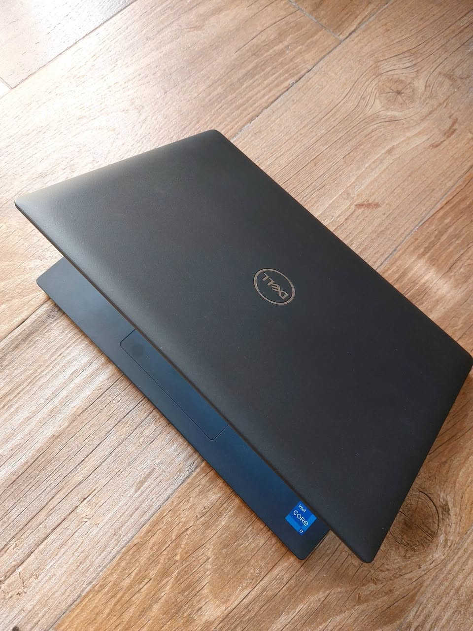 لابتوب Dell Latitude 3420 مميز جدا مواصفات ممتازة مناسب للدراسة والاعمال المكتبية والحسابية والتصفح والأمن السيبراني والبرامج الهندسية .
بسعر ٣٦٠الف_عراقي شامل الحقيبة والتوصيل 
Dell Latitude 3420 Ci7جيل الحادي عشر 
Core i7-1165G7
8 GB  DDR4 RAM قابل للتطوير 
Hard 256GB nvme قابل للتطوير 
14 screen 1920x1080 FHD 
Back-light Ar-En ضوئي 
Charger dell 65W شاحن 
للتواصل والحجز *********** العنوان بغداد شارع الصناعة مجمع الرياش مكتب اليسر 
المخزن الفرعي موصل حي الزهور
