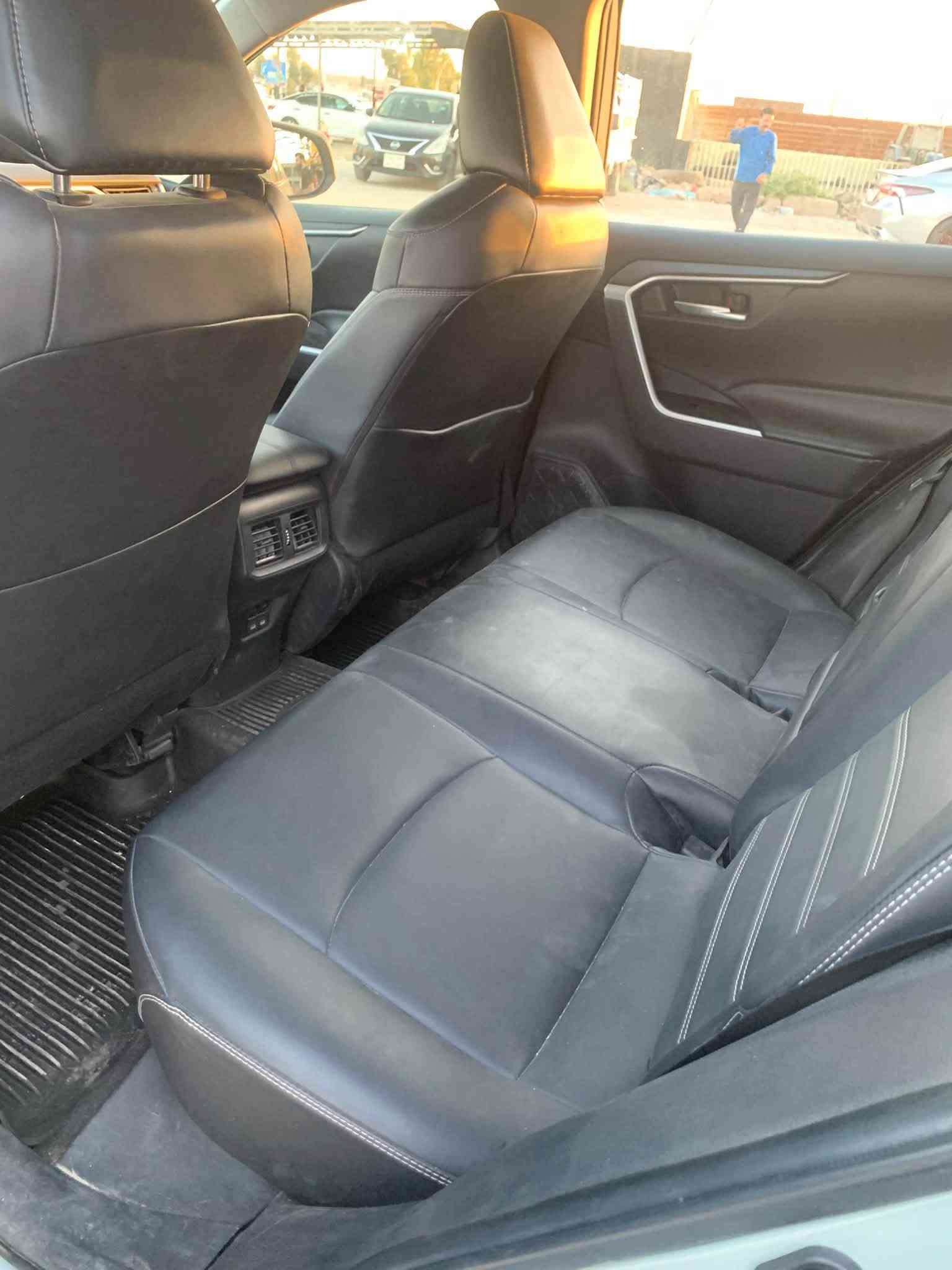 🚘 للبيع لدى معرض GLI للسيارات 🚘
1️⃣ تويوتا RAV4 رافور 
2️⃣ موديل 2023 XLE
3️⃣ الحادث: قطعة كلير، قطعة صبغ
▫️ دوسة جوه صبغ 
▫️  إرباك تكمه مفتوح 
4️⃣ كير ومحرك شرط
▫️ أرقام سنوية جديدة
💰 السعر: 214 قابل للمجال
📞 للاستفسار: ***********
🔥 GLI للسيارات — سيارات مختارة وبأسعار مناسبة 🔥
