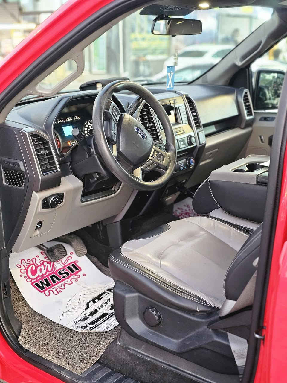 للبيع فورد f150 2018 بغداد
وارد كندي رقم بغداد مميز
محرك ٦ سلندر دبل تيربو
كشن صدر قلاب تبريد قطعة وحدة 
كير تعليك ١٠ نمرة
شاشة زغيرة امامية
مابيها حادث من امريكا
لكن بيها دحجات بسيطة موضحة بالصور 
ماشية ١٧٨ الف كيلو متر
***********
المكان النجف الاشرف شارع الزهور
السعر : ١٩٥
