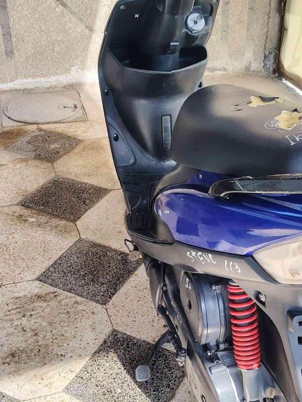 دراجه ماكس عدله للبيع العنوان بغداد المحموديه للاستفسار رقم الهاتف ***********
