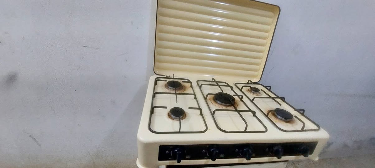 السلام عليكم طباخ ارضي ابو خمس عيون للبيع سعره 35
اخو جديد مستعمل اقل شهر 
مكاني نجف شارع المطار مقابيل باب الخروج 
***********
