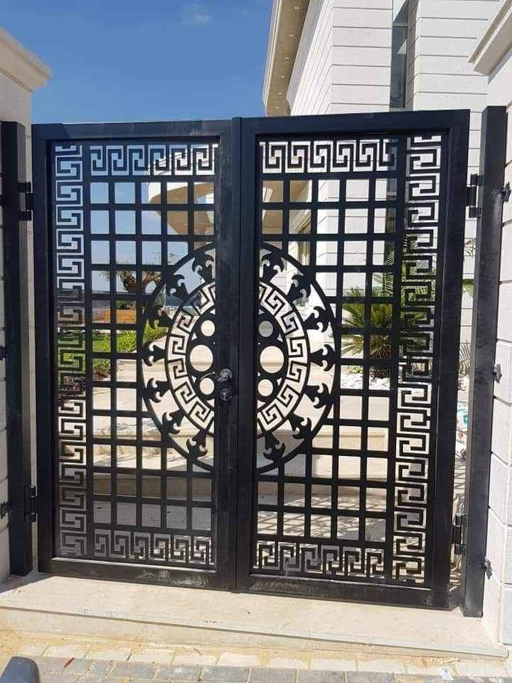 حديد 2 ملم حقيقي 
باب طول 220 
عرض 2 متر 
سلايت او طلاقتين حسب الطلب
اجود انواع الاصباغ 
عمل درجة اولئ 
كل هذا ب650 الف
ملاحظة بدون نقل او شد شط العرب, البصرة
