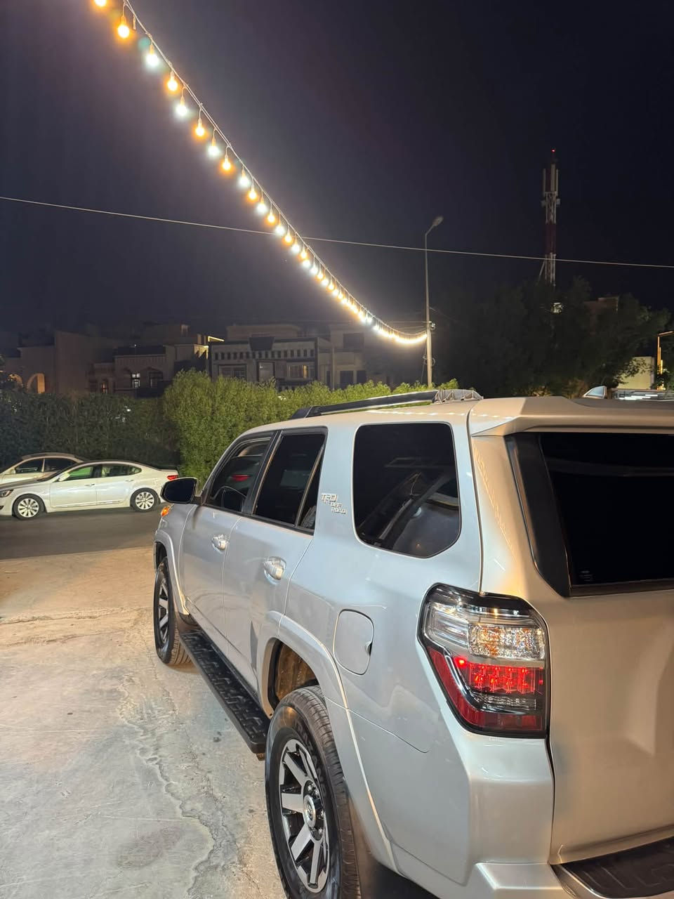 — للبيع — 
4Ranar 2021 TRD OFF ROAD اعلى فئة
رقم اربيل باسمي 
بيها كتاب تضليل اربيل 80%
ماشيه 90,000 كيلوا وقابل للزياده 
ضررها :  جاملغ عكس السايق بدون دواخل والجنطة مرشوشه كلير من امريكا فقط بدون حادث وبارد باب الصدر مصبوغ ع كد البارد 
دفع رباعي 4 ويل
بصمه تشغيل - بصمه بيبان 
لايتات زينون 
رادار وحساسات خلفي وامامي 
شاشه كبيره وتدعم كار بلي 
كشن سايق كهربائي 
مري متحرك نضام بايدك تتحكم بيها 
هواي مواصفات بيها بعد 
***********

