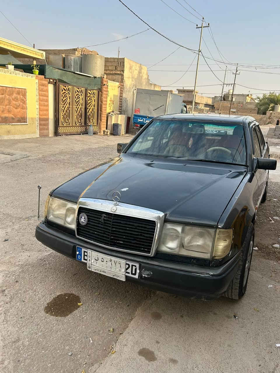 سلام عليكم  شباب مستعجل ع بيعته اقره منشور قبل لاخابرني
رقم ديالى طرف ثالث بس وكاله 
يعني  تحويل ميتحول 
سنويه ساقطه 
مارسدس دب موديل 1991
مكينه كير بطه 3000
كهربائيات كلها شغال من راس الراس
منظومه زنون + شاشه ودمام 
تايرات انضاف قواعد بلاد 
تبريد نقص كمبريسر 
عنوان ديالى جلولاء سعر ٢٨
***********
