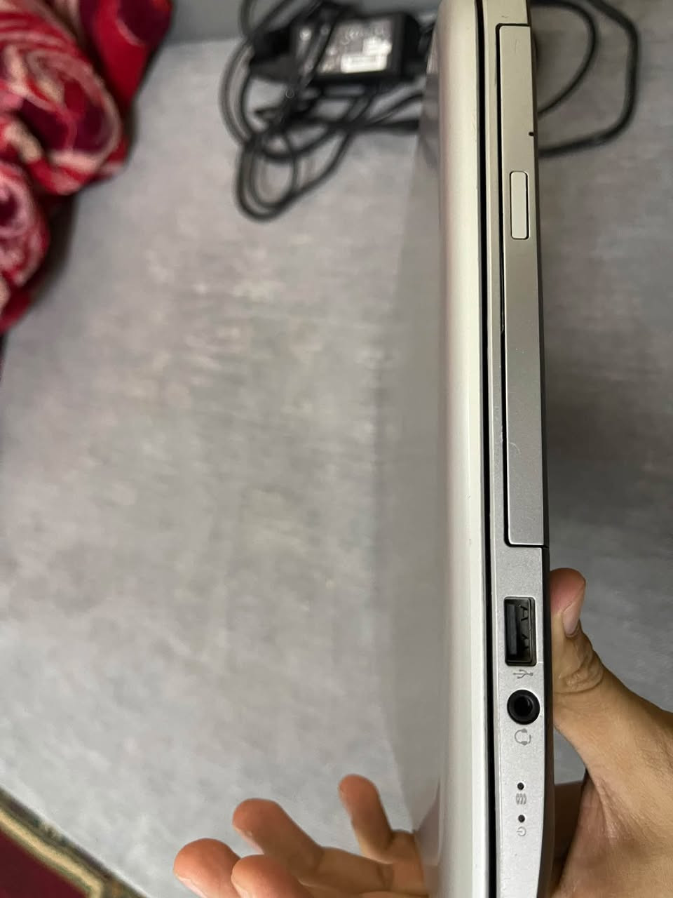 شاشة لمس • رام ٨ جيجا • SSD ٢٥٦ جيجا