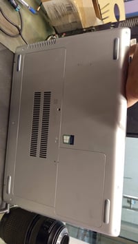لابتوب للبيع كوراي 3 جيل 8  حجم الشاشة 14 هارد 128 ssd