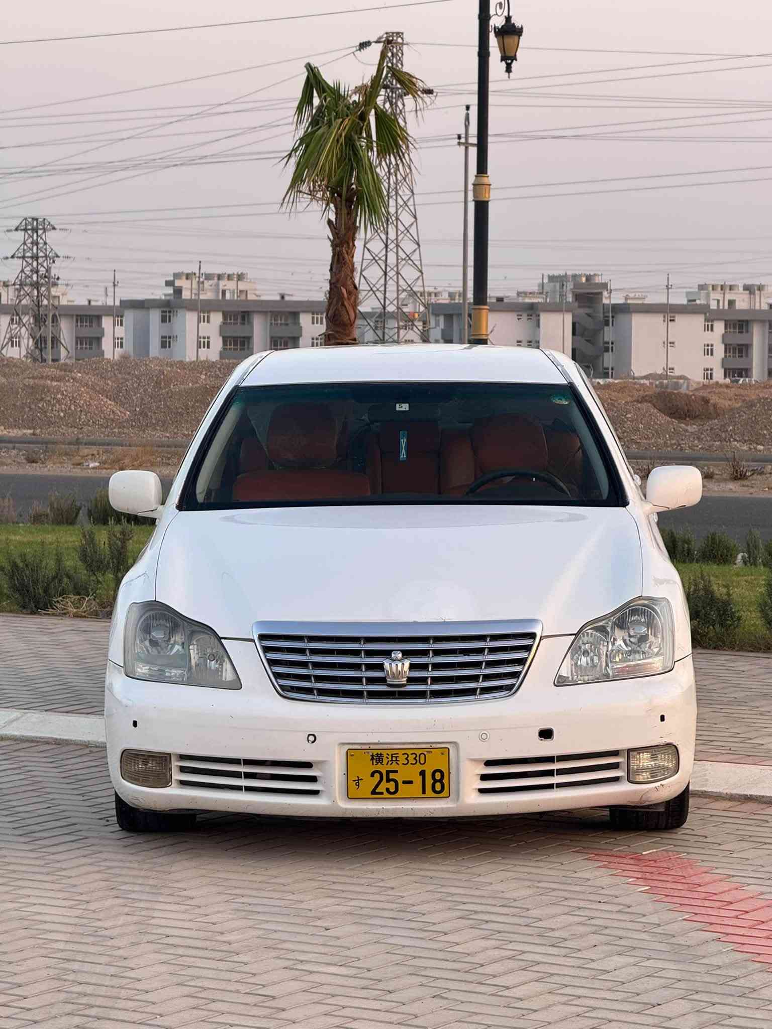 شاهین ٢٠٠٥ • ابيض • مكينة كبيرة