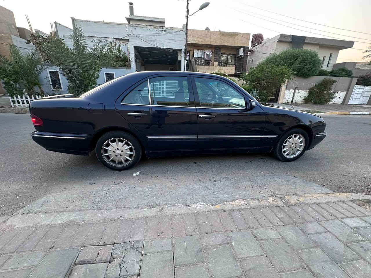 سلام عليكم 
للبيع مارسيدس ام عيون w210 حجم E200 موديل 2002

اخوان السياره وارد يابان وكلش جديده بيها قطعتين كلير فقط

رقم وسنويه وهزه كله جديد شرط التحويل او الوكاله حاضر 

محرك وكير جدد مكفولات من اي شي ولا مفتوحات شركه

سياره عليها ادامه كامله ما بيها نقص اي شي صفر مسج شرط

سياره مال بيت ممتعوبه ماشيه ١٨٥ الف كيلو بلاد ممنزل بلادي

صدر الخلفي والصدر المامي كله شرط مبدل جديد تراي زيرو

تخم تاير جديد تخم ويل كب بلادي شركه ممبدل باتري جديد

كهربائيات شرط من الطول لطول واير جطل ماكو بيها كلهابلاد

سياره جديده داخل وخارج مملعوب بيها كلها بلادي بدون عطل

السعر98 ورقه وبي مجال للشراي وماكو هيج سعر العنوان بغداد حي الجامعه 

‭***********‬ للستفسار اتصل مكلف بل نشر
