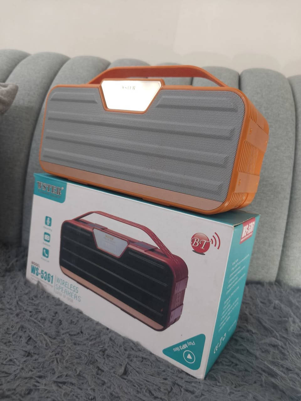سماعه دمام صوت واضح قوي 30الف ويا توصيل 
موصفات FM's+Bluetooth+memory+flash
بطاريه كبير يشتغل8=9ساعات /ويا كارتون غراضه
لون مميز برتقالي🔶
وزن ثكيل بسيط استخدامات بل بيت سفره 
سعر30قفل معه توصيل
***********
***********
