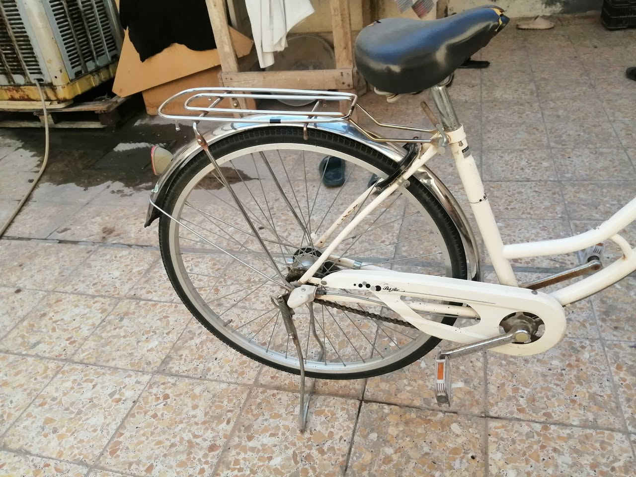 باسكل ياباني حجم 27 للبيع سعره 90وبي مجال اخو الجديد لل الاتصال على الرقم ***********
