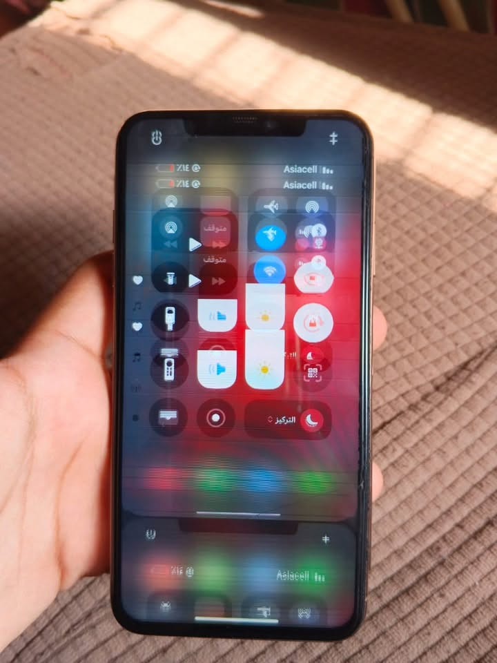 آيفون XS ماكس • ٢٥٦ • كاميرا خلفية معطوبة