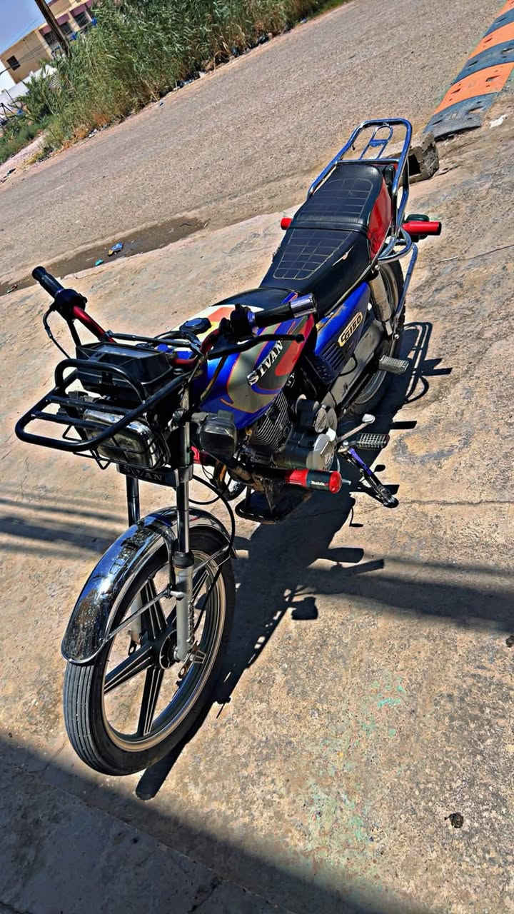 ايراني 5كير مثل ما شوف بل صوره دراجه نضيفه صبانه ماحطين عليها تنكر صلف و تطلع السعر 550وبيها مجال للشراي واتساب ***********
