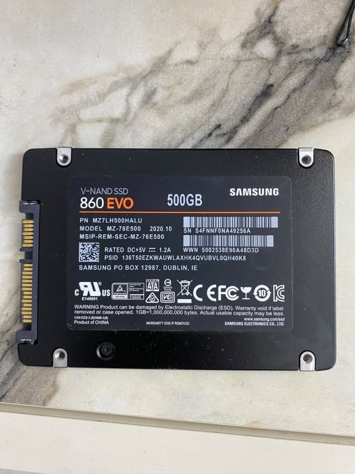 للبيع هارد ssd 500 GB توجد اربع قطع 

السعر ١٠٠ الف 

***********
