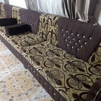 ٩ مقاعد • نضيف • ما بي ضرر