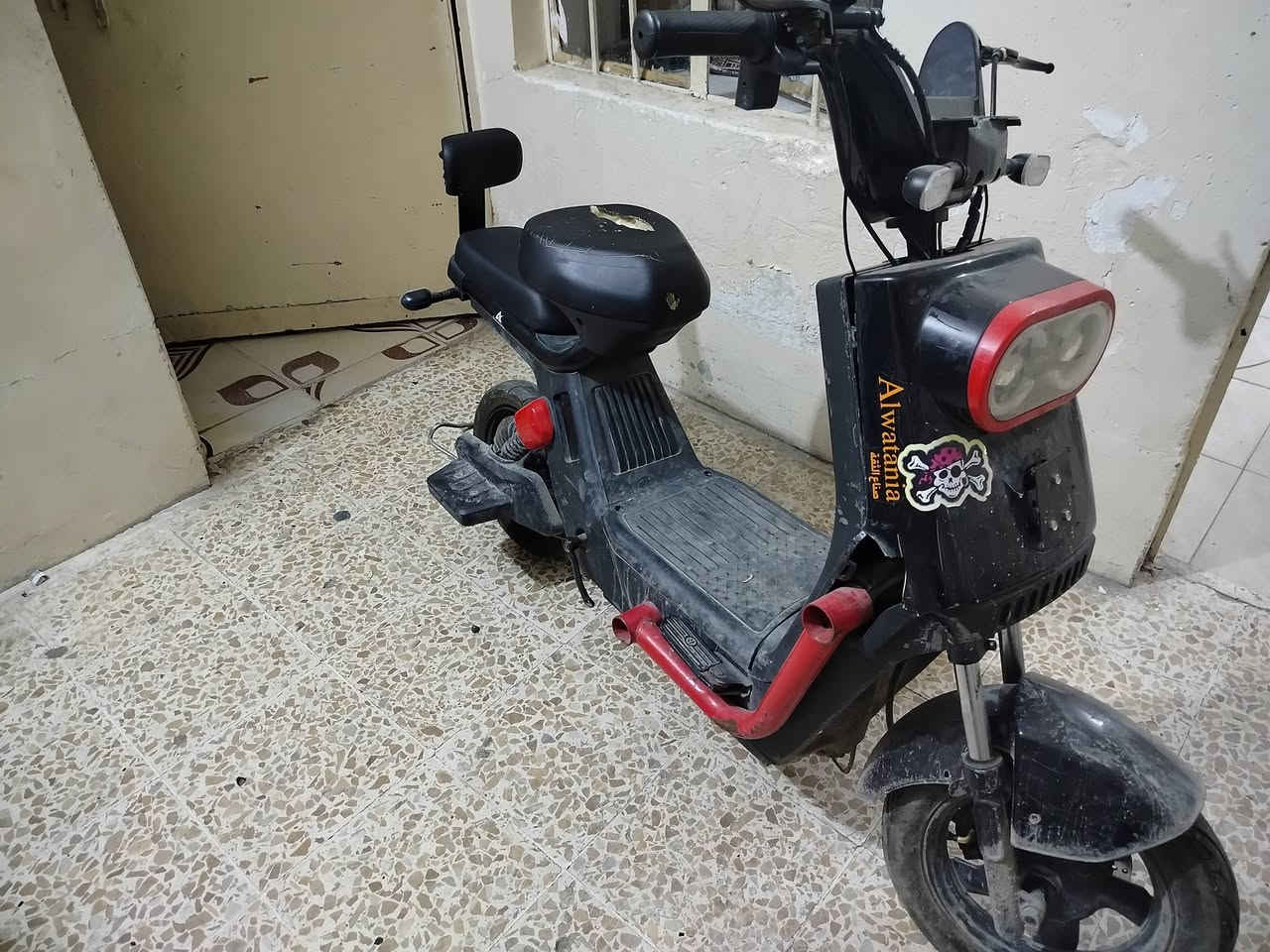 ماطور من شركة الوطنية
الهيكل مثل ما موجود بالصورة 
بطارية حالتها جيدة 
السعر ٢٥٠
للاستفسار ***********
