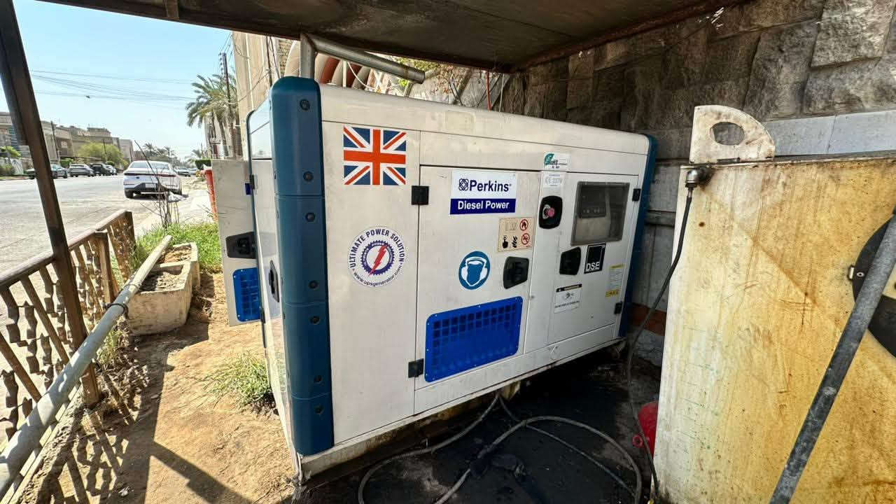 للبيع مولدة بيركنز بريطانية أصلية ٢٠ كي في فولت أمبير، محرك ديزل٤ سلندر، كابينة كاتمة للصوت، لوحة تحكم دي إس إي، عدد ساعات التشغيل٩٥٤٠ ساعة، استعمال شخصي وحالة ممتازة جداً، صيانتها منتظمة والمحرك نظيف وما مفتوح بيها برغي، شغالة وجاهزة للفحص وشرط فحص وتجربة. الموقع: بغداد – السيدية، السعر 50$ قابل للتفاوض المعقول. للتواصل.
للاستفسار ***********
المولد جديدة جداً 
فول اوتو كاتم بنسبه ١٠٠٪؜
مع تانكي من شركه بيركنز اصلي سعه ١٠٠٠ لتر 
شرط الفحص والحمل
