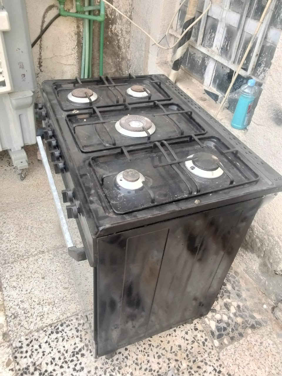 طباخ مصري شغال كله عيون وفرن فوك وجوه وشرط الضمان بسعر 100 وبيه مجال بسيط اليريده يراسلني اويتصل ويدلل مكاني الاحرار الخضاره ***********
