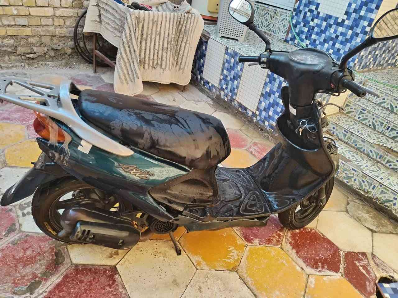 السلام عليكم ورحمة الله وبركاته
دراجه اكزز للبيع مجفته كفره الأمامي مكسور والباقي كله شغال سلف هندر كهربائيات كله شغاله.....
المكان،،، سوق الشيوخ 

***********
