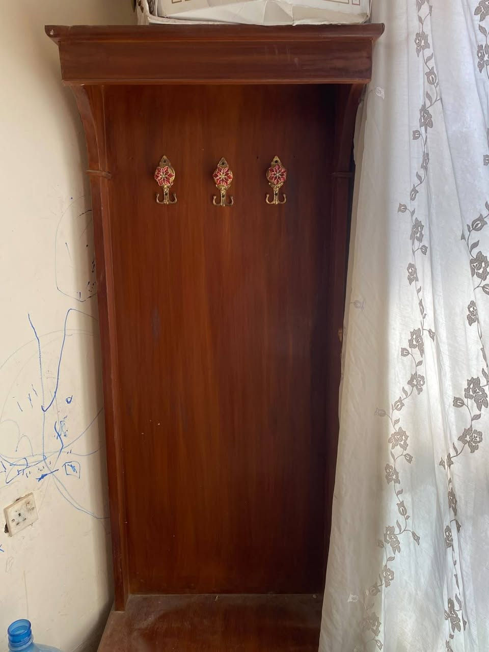 غرفه نوم مستعمله شي قليل نضيفه كلشي مابيها هيه ودوشك مالتها السعر 250 وبيها مجال شي قليل المكان بغداد رقم الهاتف ‏‪***********‬‏
