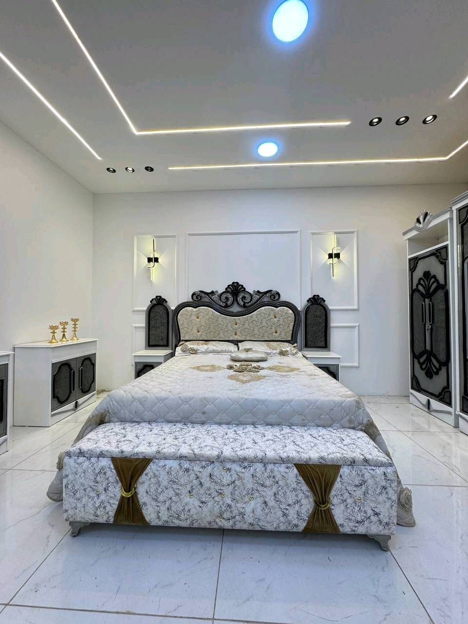 حصرياً الموديل الجديد   

السعر مليون دينار فقط 😍

غرفه نجاره قتصاديه 🛌

متكونه من 9 قطع مميزه 

الكنتور ارتفاع 240 طول 320 

مع الزاويه مجموع الطول 4 امتار 

السمك الخارجي للغرفه 5 ملم انديف

والسمك الداخلي 3 ملم معاكس ابيض

سعر الشازلون الخزان 75 الف 

سعر الشازلون المقعد 50 الف 

متوفر توصيل وشد داخل بغداد 😊

متوفر توصيل وشد لكافة محافضات العراق 🇮🇶