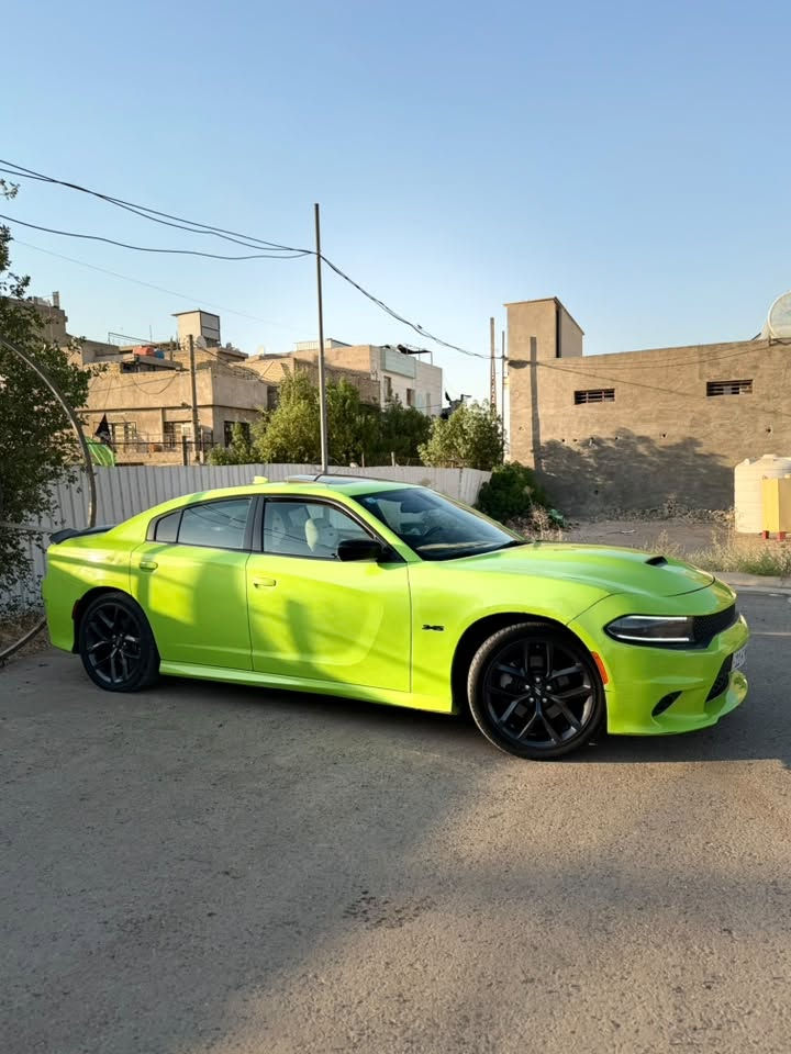 السلام عليكم 
للبيع سيارة جارجر 2023 النداء الاخير 
لون مميز تفاحي 🍏 R/Tماكس 
مكينة 5700 🚀 مكينه وكير كفاله 
فول مواصفات 1/1 فتحة سلايد 
تحكمات ستيرن  معروفة مواصفات السيارة 
وارد أمريكي حادث بنيد وخشم الجاملغ 
ول باقي كفالة عامة 
السيارة جديدة بمعنى الكلمة 
رقم السيارة بغداد بسمي 
مكاني بغداد 
سعر 237 وبيها مجال بلاش والله ماكو هيج سعر 
رقمي ***********
