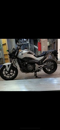 هوندا ان سي  مكينه 700cc دراجه مكفوله كفاله عامه ماشيه 35الف مكاني بغد...