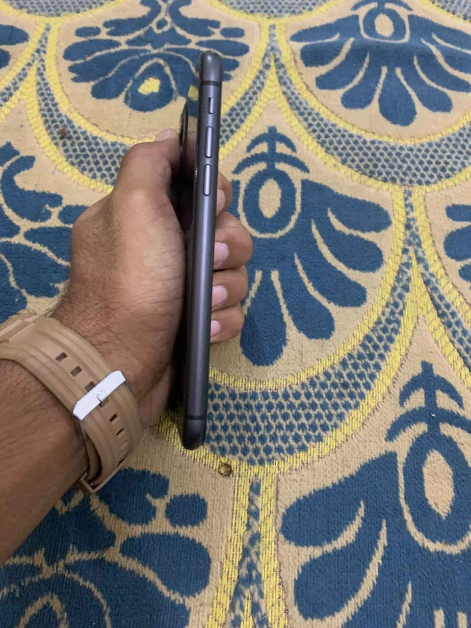 السلام عليكم ١١ عادي للبيع مبدل شاشه وبطارية اصليات من ابل بطارية 🔋 ١٠٠ مكان شطرة سعر ١٦٠ مال بيع ***********

نص مكتوب في الصور:
- ٦:٤٤
- حول
- الاسم
- iPhone
- إصدار iOS
- 26.6.1
- اسم الطراز
- iPhone 11
- رقم الطراز
- MWL72VC/A
- الرقم التسلسلي
- F4GCK69BN72J
- سجل تاريخ القطع والخدمة
- الأغاني
- الفيديوهات
- ٣
- الصور
- التطبيقات
- ٤
- السعة
- ٦٤ غ.ب.
- متوفرة
- ٤٠,٣١ غ.ب.