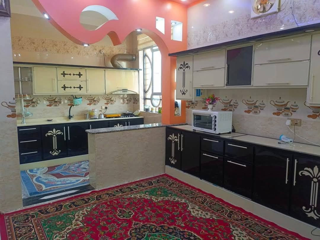 السلام عليكم دار للبيع طابو زراعي سند ٢٥ في منطقة الابراهيميه الحسينيه بناء حديث سنة ٢٠٢٢ المساحه ١٣٧٠م يبعد عن الشارع العام ٥٠ متر يحتوي على ٢غرف نوم وصاله واستقبال و٤٠ متر حمامات ومخزن وحديقه اماميه  وخلفيه وقطعه ٤٠٠متر خارجيه الاستفسار على الخاص او الاتصال على الرقم التالي ***********
