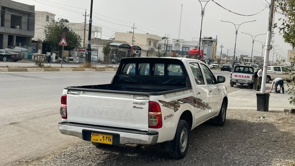 هايلكس ٢٠١٣ • نظيفه • ٣ قطع صدأ