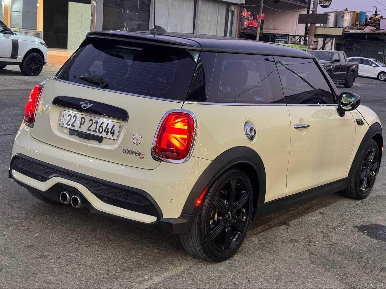 Mini coper S
فول مواصفات 
بانوراما
سقف اسود بيلادى
4سلندر 20توربو
ضرر بيها بونيد وباب جاملغ بدل بيلادى
سعر15200$
*********** أربيل, العراق
