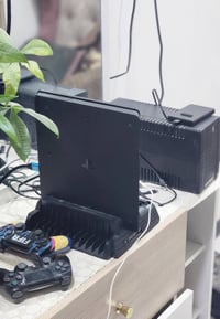 بلي ٤ مهكر نظام ١١ لوك ستيكر نظيف 100% قليل الاستخدام ذاكرة ٥٠٠ +هارد ...