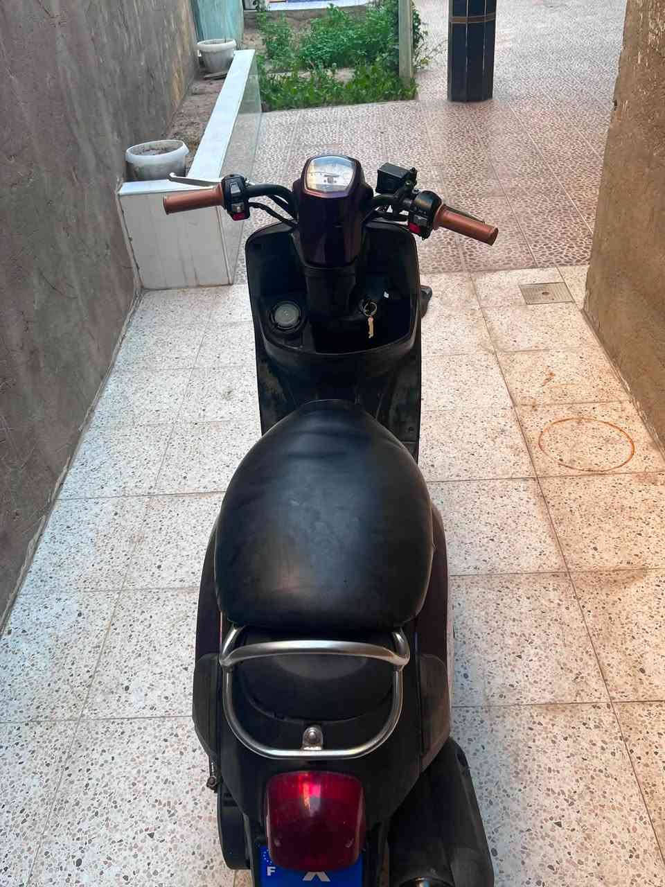 بوليس للبيع  
كلها شغاله اشاير كهربائيات دبلات فول 
موديل   2005
نوزل وبيها قبق هندر 
محرك ناعم وحلو 
شلعه مو شي 
بس معدل حلوو 
ابيع على وضعيتها 
السعر 450وبيها مجال 
بعقوبه الرحمه 
متواجد خاص وعل رقم  او وتساب 
***********
