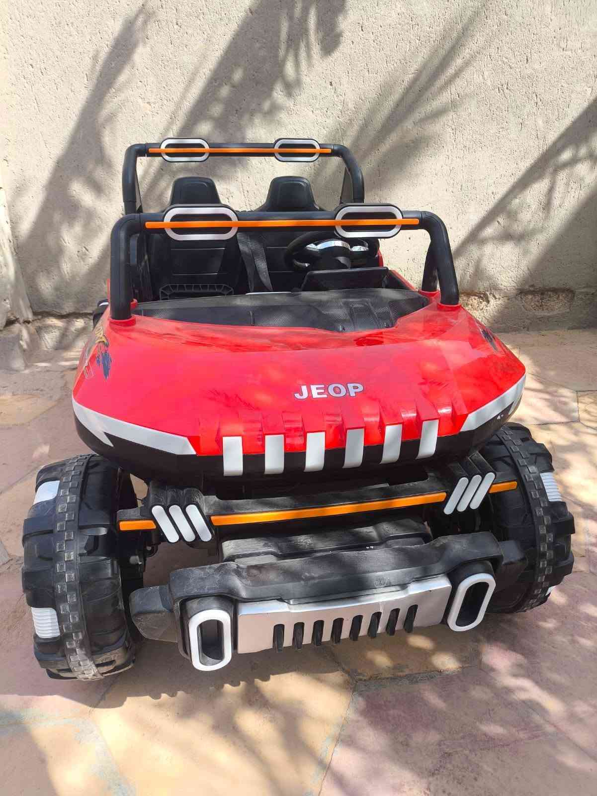 اغراض للبيع..... بيع مستعجل. كلهن نضيفات وشرط الشغل 
طباخ سعره 200
المبردة ب 170
السيارة 175
الشراي يتواصل ع الواتساب ‏‪***********‬‏

نص مكتوب في الصور:
- 20/09/2026 16:35