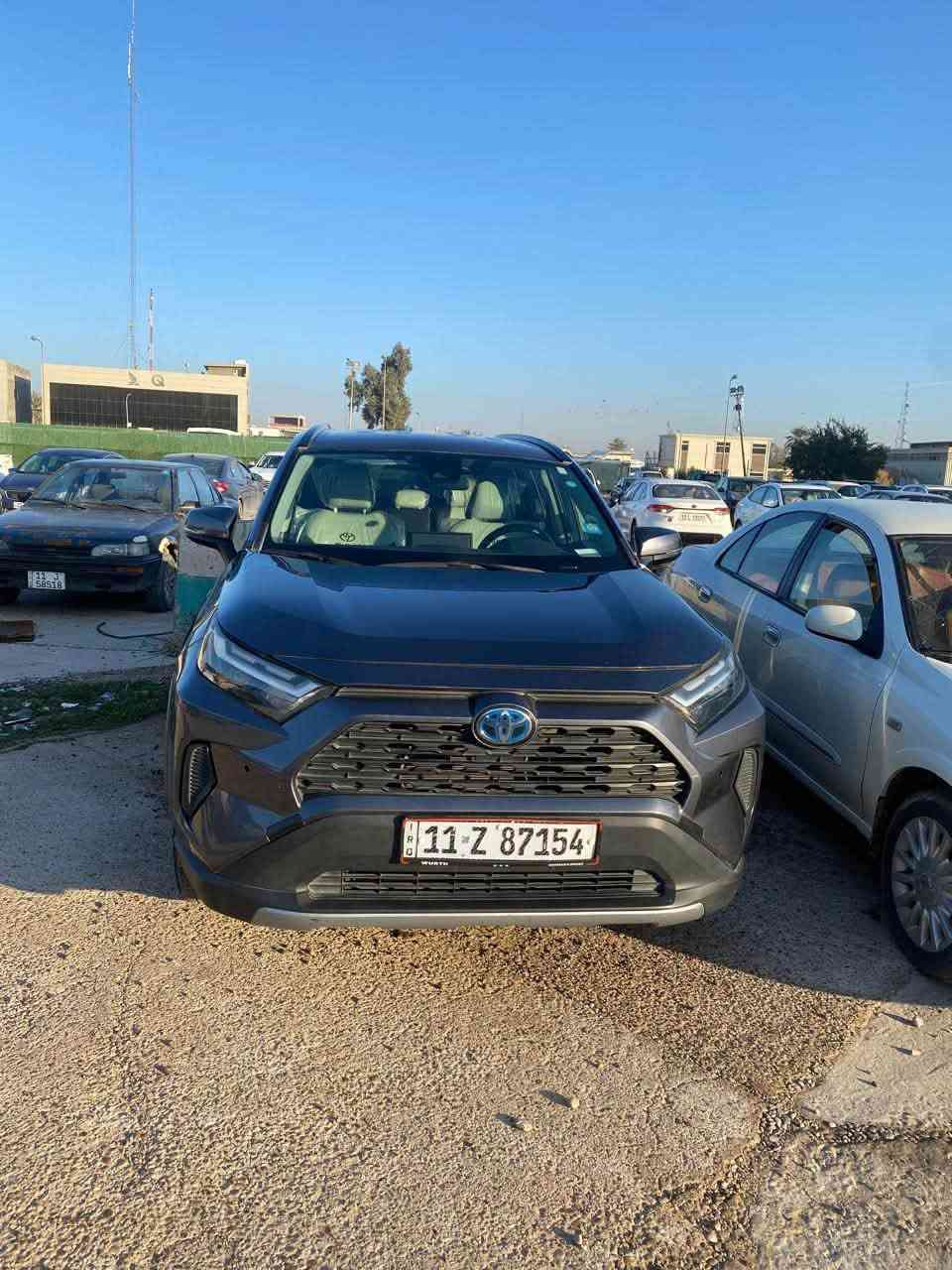 رف فور 2024
بيه قطعتين وحده صبغ وباب الصندوق تبديل 
رادار امامي خلفي 
مكان السبير مصلح تصليح حلوو 
السيارة مستورده على ايدي 
3انظمة مواصفات LE
مدوشمة جلد وارضيةمفروشة جديد 
هايبرد ماشية 47الف كيلو قابلة لزيادة سيارة بسمي سيارة حلوة وناعمة ومصلحه بيدي
صور الحادث موجودة خاص وتساب فقط 
رقم صاحب السيارة 📞***********
عنواني بغداد الغزالية #سعر 200
