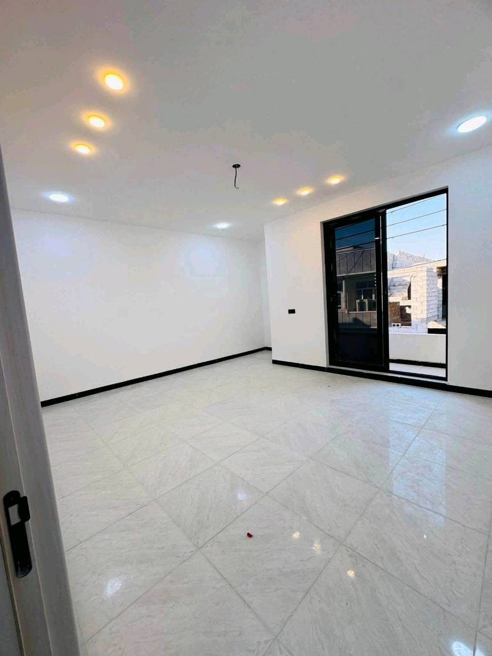 🏡 دار للبيع في بغداد – الدورة / مدخل البوعيثة
📐 المساحة: 100 متر
📏 الواجهة: 6.25 متر
📏 النزال: 16 متر
📜 طابو زراعي – سند 25 – قرار محكمة

🏠 الدار يحتوي على: • 3 غرف نوم
• صالة
• استقبال
• مطبخ

📍 العنوان: بغداد – الدورة – مدخل البوعيثة – مجمع السلطان

📞 للاستفسار:
***********
***********

#دار_للبيع #الدورة #البوعيثة #مجمع_السلطان #عقارات_بغداد