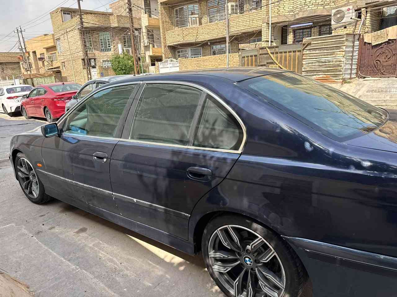 السلام عليكم صقر موديل 1996بسمنة لسياره 28 اصل
فتحة خزين كشنات ستيرن كهرباء تبريد ثلج منضومة كاملة مال تبريد مشدودة 
ادامة كاملة دهن كير فيت بم جديد تخم تاير تخم دسكات بور جديد ومشط 
رقم بصرة مكان السياره بغداد البياع 
***********
لسعر 71
