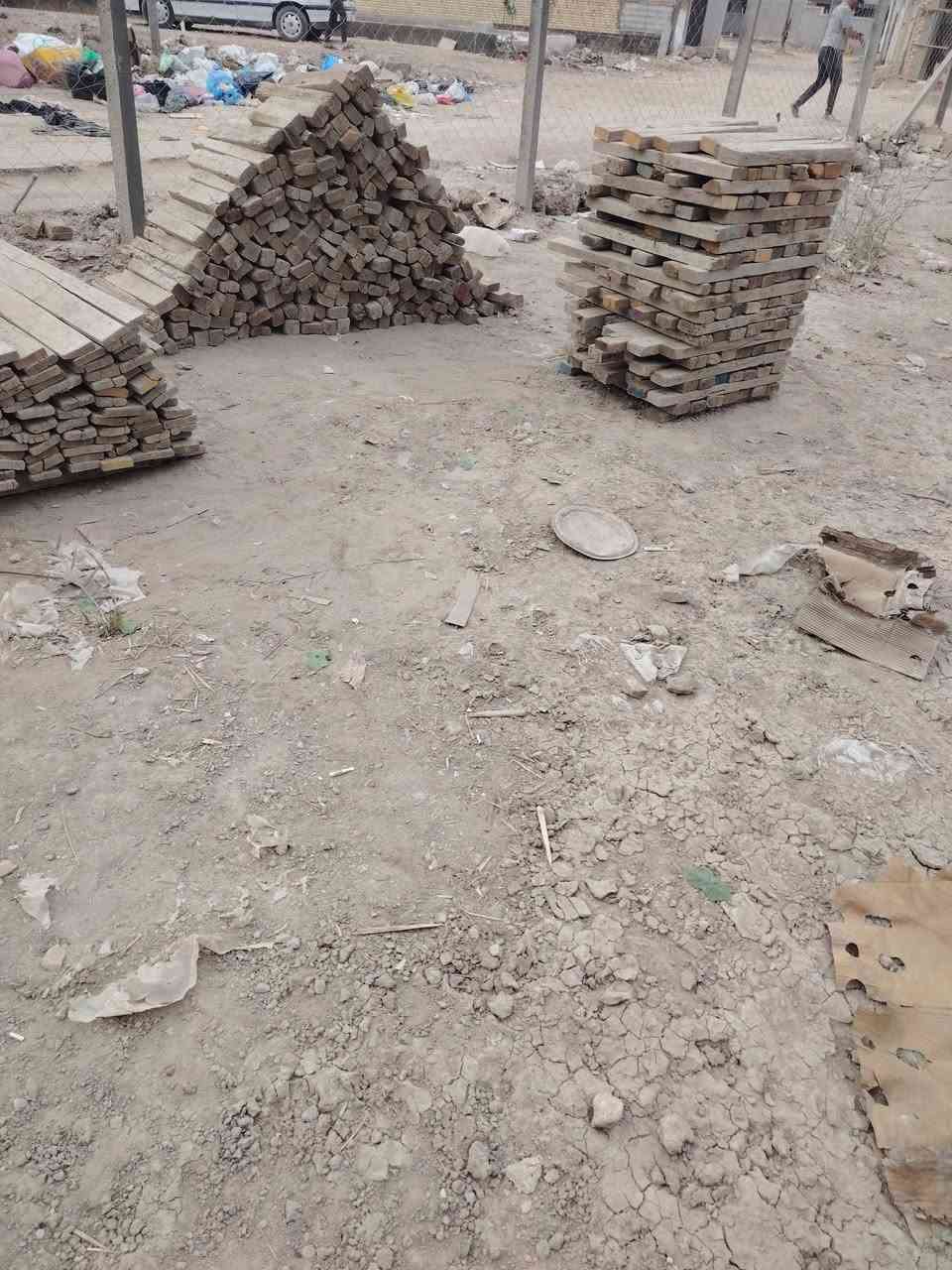 قالب خشب مستعمل • نضيف • ١٢مكعب