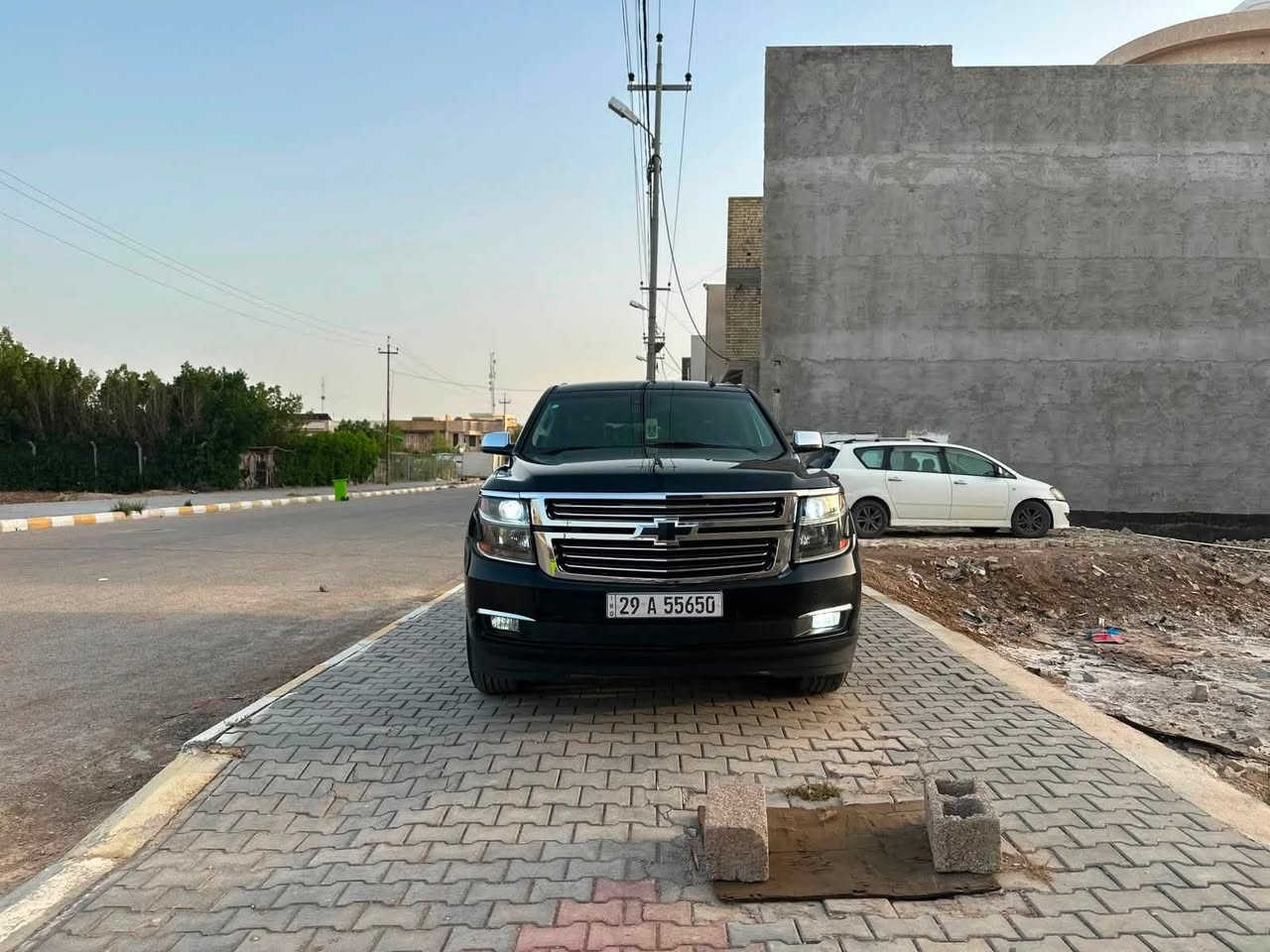 تاهو ltz للبيع  او مراوس موديل 2015 وارد امريكي ضرر مقدمه البنيد اصبعين السياره جديده بمعنى الكلمه السعر 335 ورقه وبيها مجال ***********
